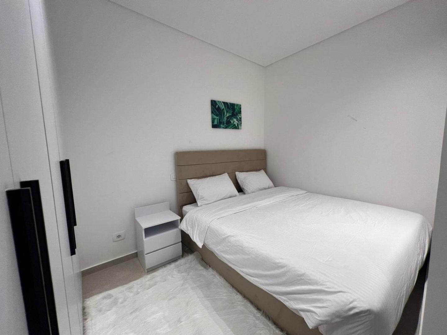 Brand New 1 Bdr Kamaran Apartment *