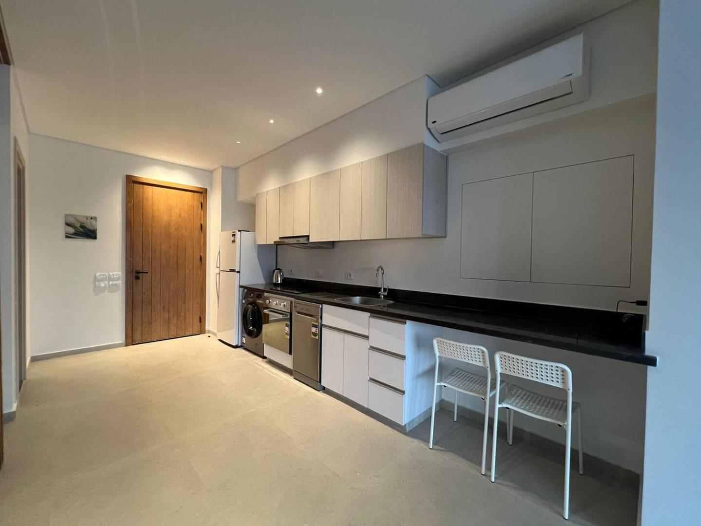 Brand New 1 Bdr Kamaran Apartment